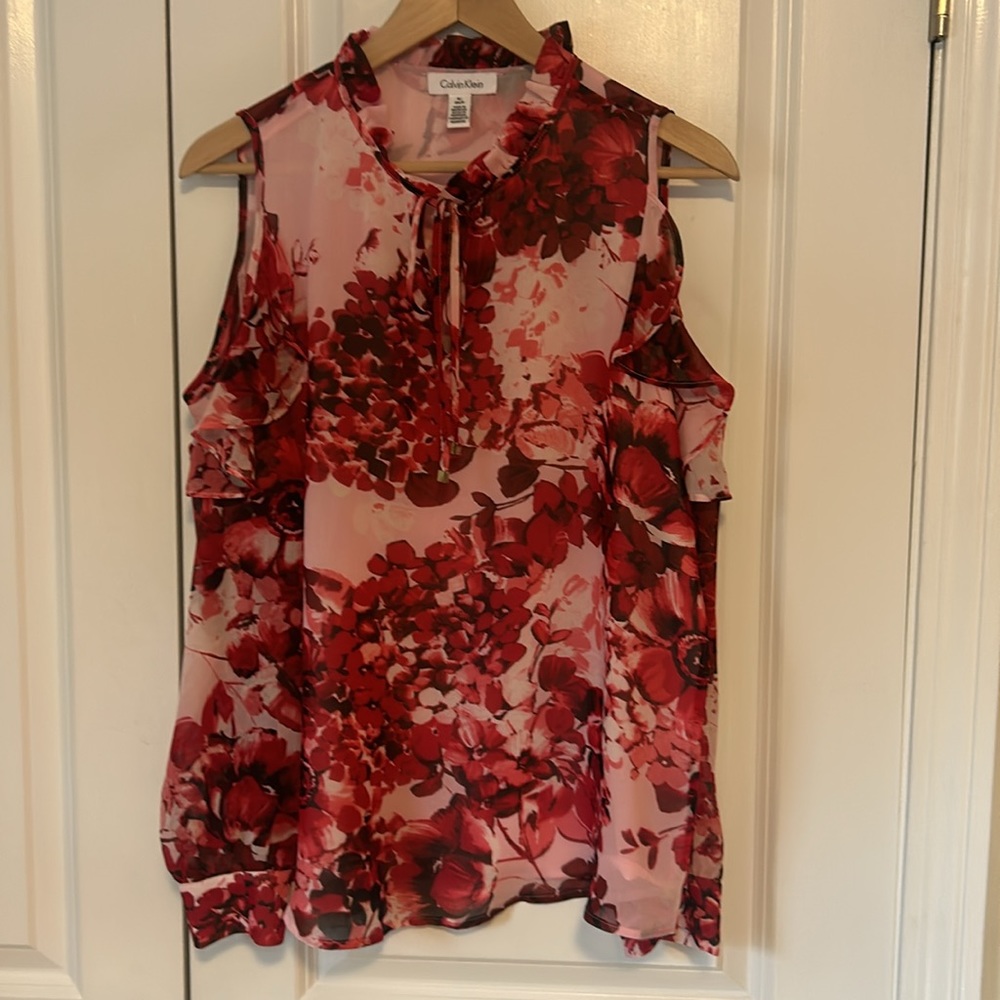Calvin Klein cold shoulder red floral blouse M/L